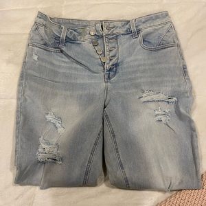 Light Wash Ripped Jeans